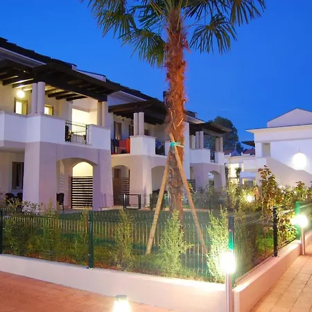 Апартаменти Relaxing In A Village With Swimming Pool