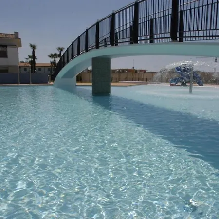 Relaxing In A Village With Swimming Pool شقة