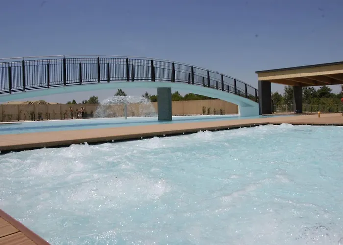 公寓 Relaxing In A Village With Swimming Pool *